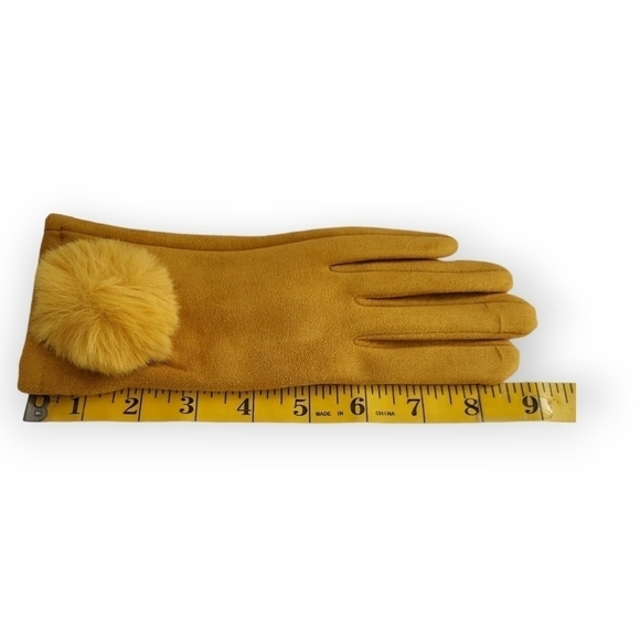The Silo Boutique Marigold Color Microsuede Touchscreen Softtouch Gloves - Picture 6 of 7